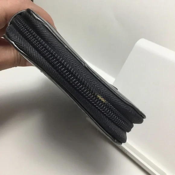 Guerlain Wallet - Picture 15 of 16